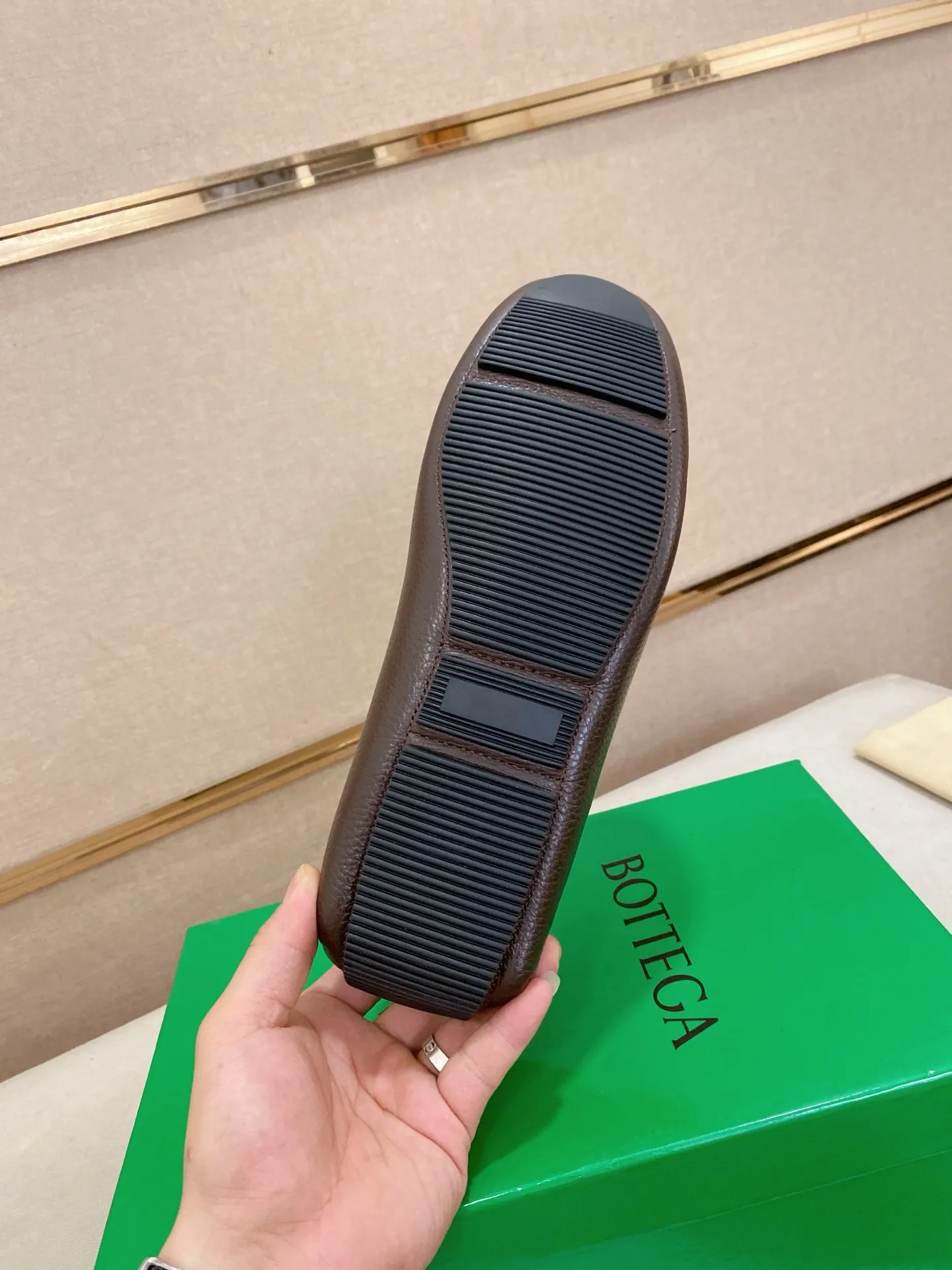 Men's shoes 💰 400💰 (Niu Li + Niu Pad) [BV] latest hot style‼ ️Casual men's shoes, uppers imported deer pattern first-layer cowhide ➕Full imported cowhide lining✔️Exquisite workmanship, excellent foot feel, special rubber soles✔️, cool and fashionable, the latest fashion, fashionable outsole, hurry up. Code number: 38-44 (can be customized to 37.45, non-refundable)